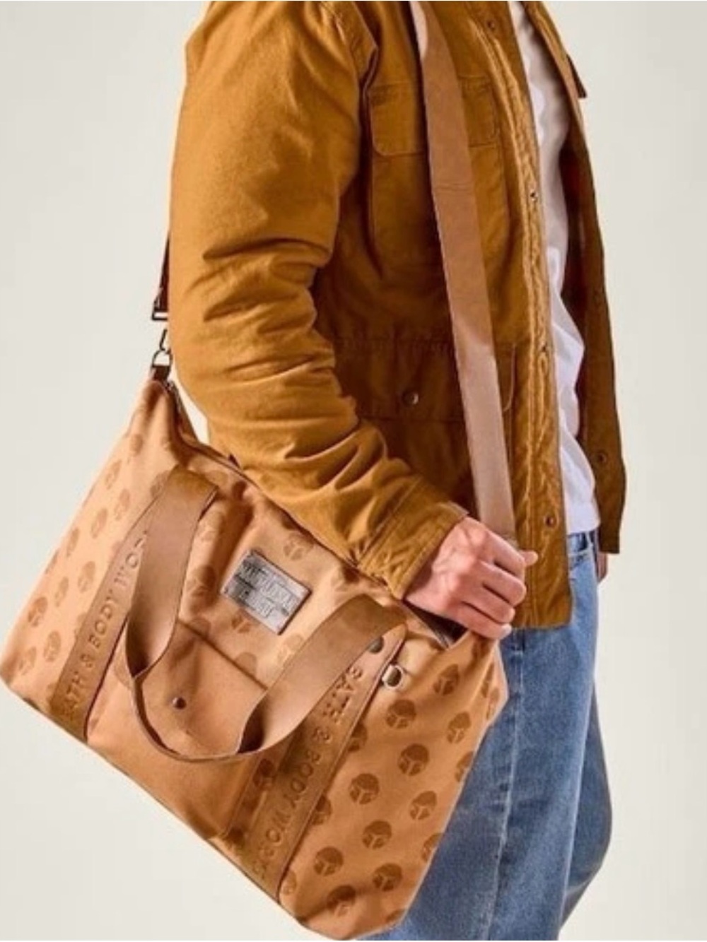 Mandolorian Men's Duffle Bag by Bath and Body Works